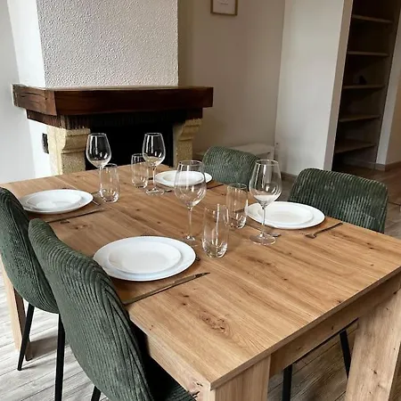 Grand Avec Jardin - Centre Apartment