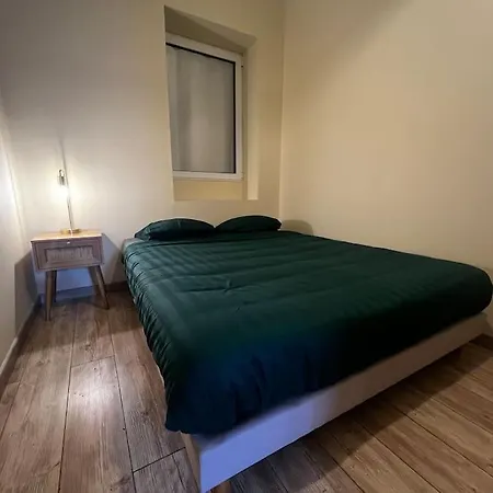 Grand Avec Jardin - Centre Apartment